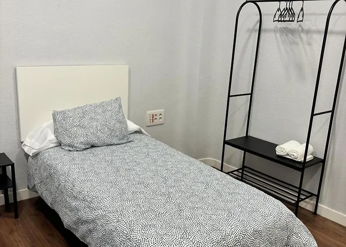 Проживание в семье Plaza De La Caleta 2 Гранада