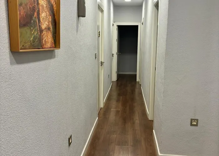 Проживание в семье Plaza De La Caleta 2 *