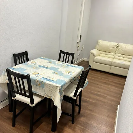 Homestay Plaza De La Caleta 2 *
